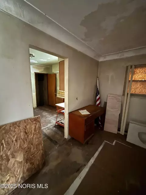 Entry Way - 726 Marmion Ave, Toledo, OH 43607 photo 2 of 2