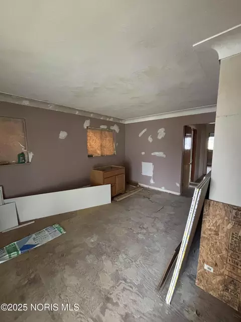 Living - 726 Marmion Ave, Toledo, OH 43607 photo 1 of 1