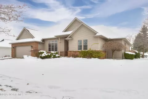 720 Parkside Dr, Wauseon, OH 43567