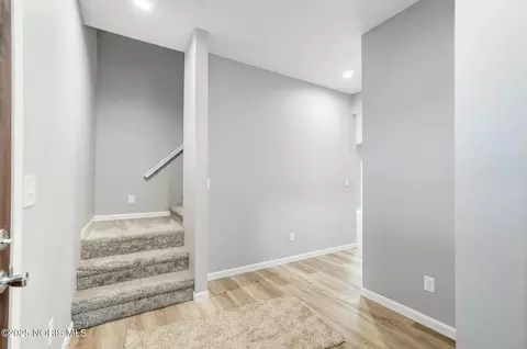 Entry Way - 820 Brian Dr, Payne, OH 45880 photo 2 of 6