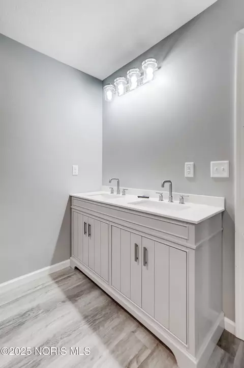Bath - 820 Brian Dr, Payne, OH 45880 photo 10 of 13