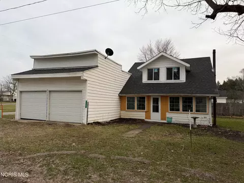 447 Washington St, Liberty Center, OH 43532