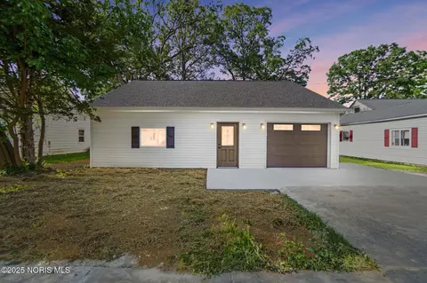 113 Superior St, Oakwood, OH 45873