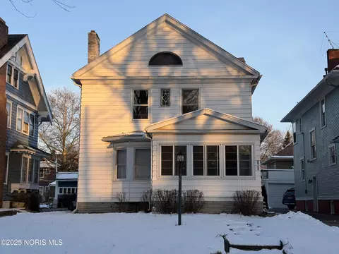 2512 Robinwood Ave, Toledo, OH 43610