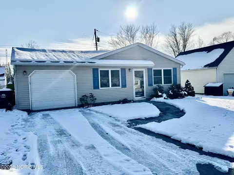 905 Hees Ct, Defiance, OH 43512