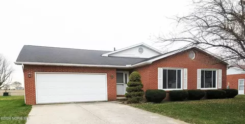 707 Nickie Ln, Fostoria, OH 44830