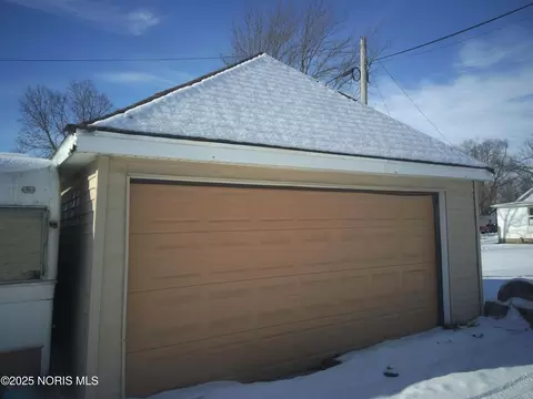 714 W Wayne St, Paulding, OH 45879 photo 3