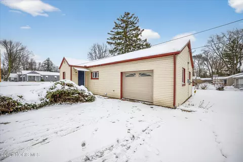 5051 Saint Aubin Dr, Toledo, OH 43615