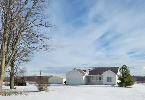 7105 N Elliston Trowbridge Rd, Martin, OH 43445