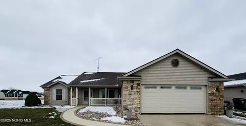 829 Greenbriar Ave, Paulding, OH 45879