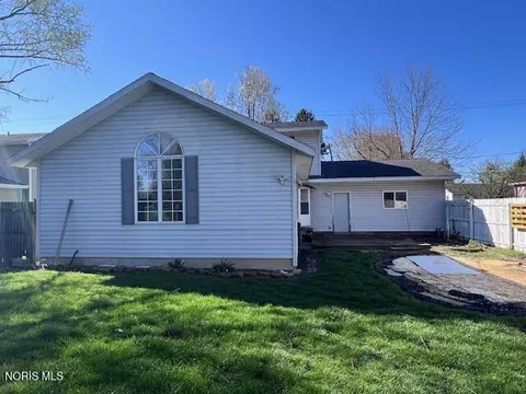 Exterior - 415 E Hubbard St, Hamler, OH 43524 photo 4 of 5
