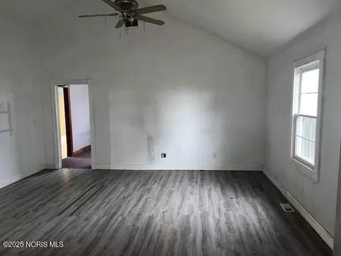Living - 415 E Hubbard St, Hamler, OH 43524 photo 4 of 6
