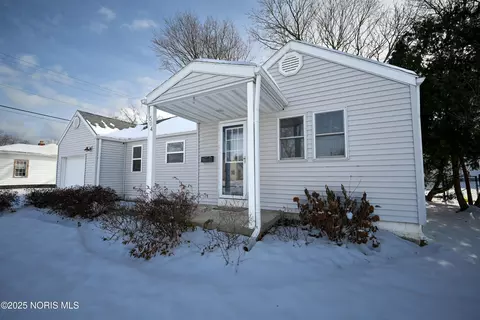 504 Helvetia St, Delta, OH 43515