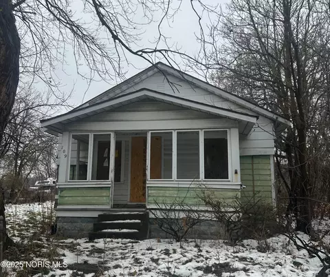 109 Wellington St, Toledo, OH 43607