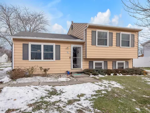 321 Harding St, Defiance, OH 43512