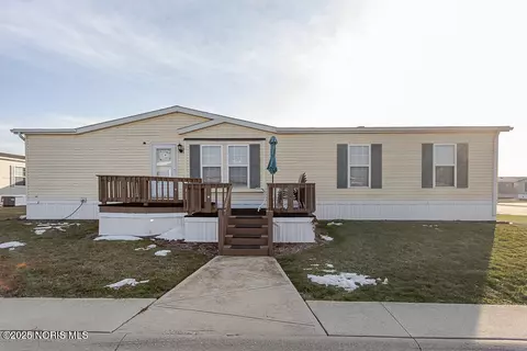 27484 Oregon Rd #65, Perrysburg, OH 43551