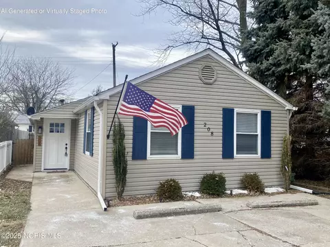 208 Gardner Ave, Northwood, OH 43619