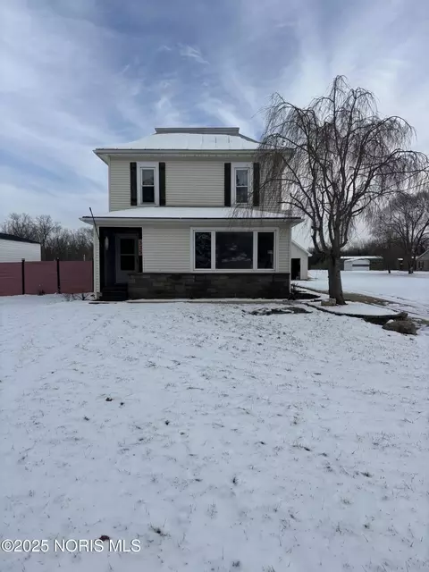 335 Windsor Ln, Gibsonburg, OH 43431