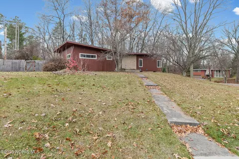 1626 Glenfield Ln, Toledo, OH 43614