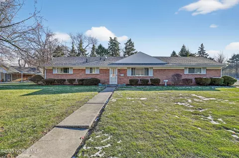 4035 Greencrest Ln, Toledo, OH 43614