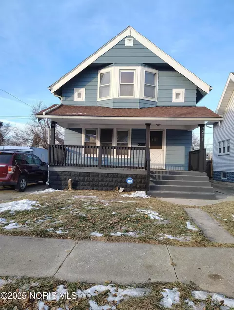 3233 Jeannette Ave, Toledo, OH 43608