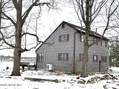 638 Seneca Dr, Montpelier, OH 43543