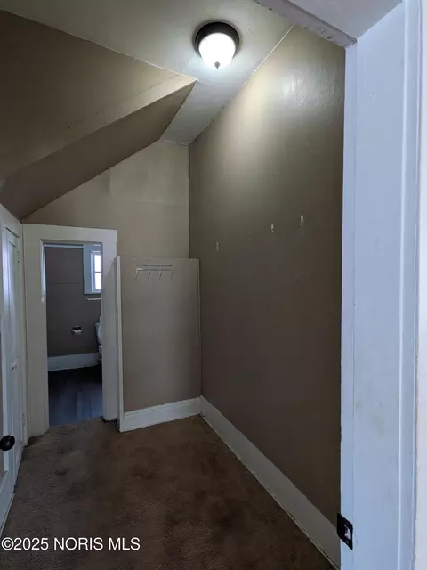 Entry Way - 403 N Walnut St, Bryan, OH 43506 photo 2 of 3