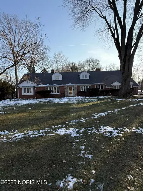 4905 Pine Ridge Rd, Toledo, OH 43615