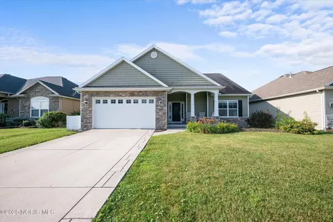 9931 Charles Glen Ln, Whitehouse, OH 43571