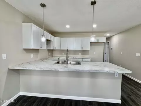 228 N Beech St, Bryan, OH 43506 photo 2