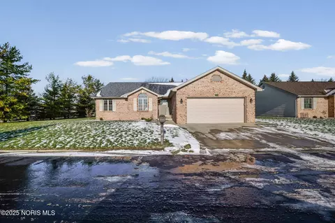 2149 Greystone Ct, Findlay, OH 45840