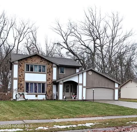 1839 Sherwood Dr, Defiance, OH 43512