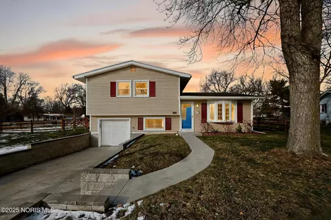 6025 Gillingham Dr, Sylvania, OH 43560