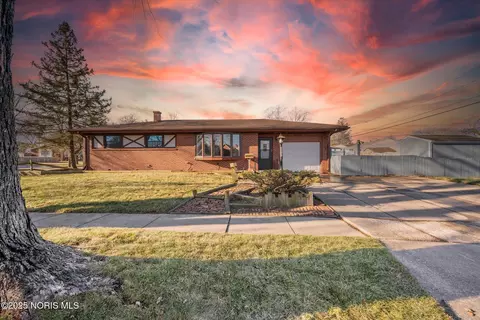 6051 Dellwood Dr, Toledo, OH 43613