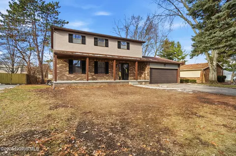 2330 Winterset Dr, Toledo, OH 43614