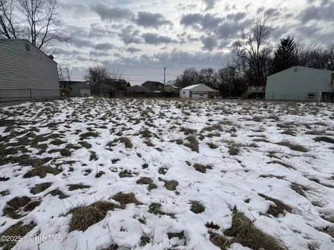 4347 Hunters Trail Dr, Toledo, OH 43607