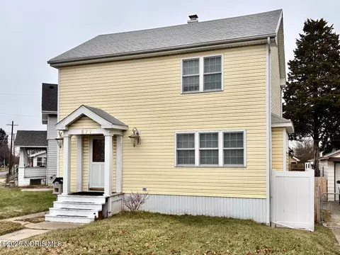 577 Dover Pl, Toledo, OH 43605