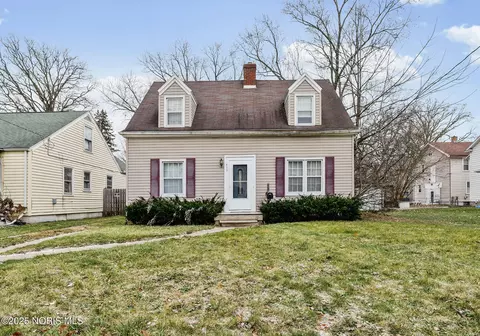 419 Bender Dr, Toledo, OH 43609