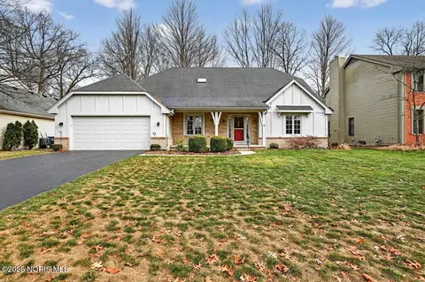 4414 Todd Dr, Sylvania, OH 43560