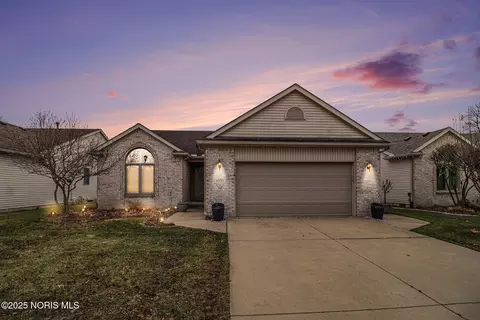6955 Nightingale Dr, Holland, OH 43528