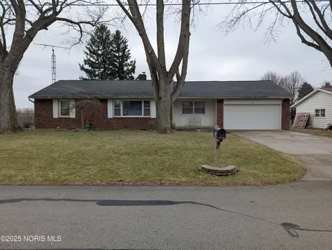 244 Jackson St, Elmore, OH 43416