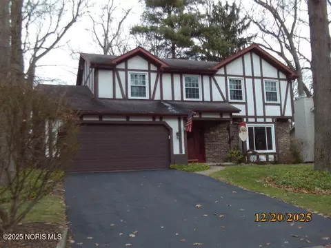 6836 Queen Annes Ct, Toledo, OH 43617