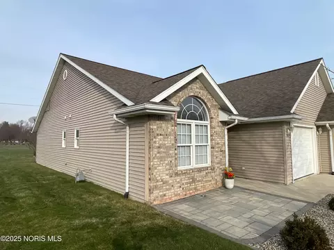 113 Maple Ln, Edgerton, OH 43517