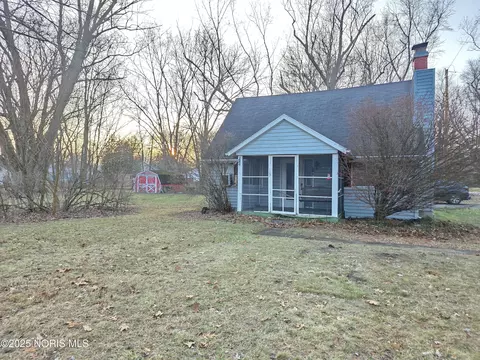 107 Merton St, Holland, OH 43528