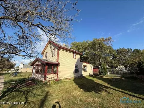 1219 Crystal St, Toledo, OH 43605