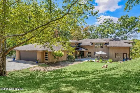 25001 W River Rd, Perrysburg, OH 43551