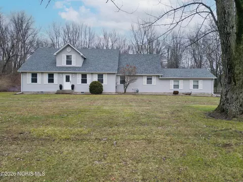8940 Angola Rd, Holland, OH 43528