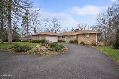 9864 Bucher Rd, Whitehouse, OH 43571