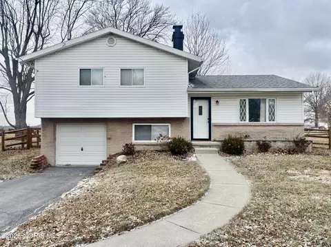 1139 N Stadium Rd, Oregon, OH 43616