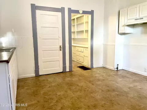 Kitchen - 1133 N Blum St, Toledo, OH 43607 photo 2 of 2